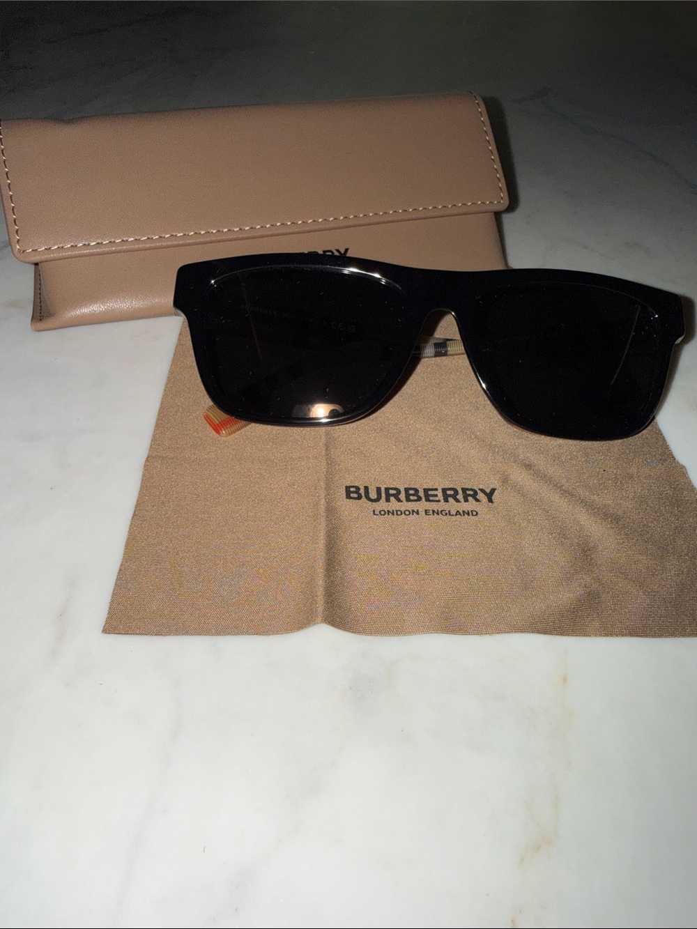 NEW Burberry Black Sunglasses & Plaid with Tan Leather Case